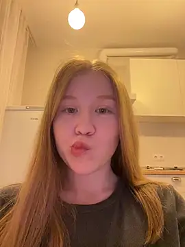 Eva Weyne online show from March 9, 9:40 pm