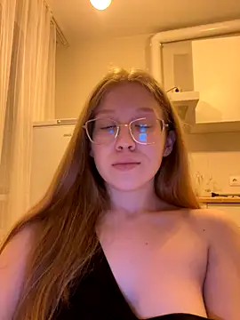 Eva Weyne online show from September 12, 7:10 pm