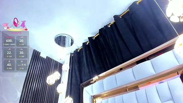 SarayRoyse online show from November 1, 7:40 pm