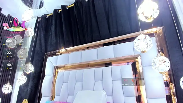 SarayRoyse online show from September 19, 7:35 pm