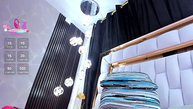 SarayRoyse online show from January 13, 8:02 pm