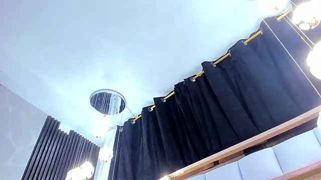 SarayRoyse online show from November 2, 7:50 pm