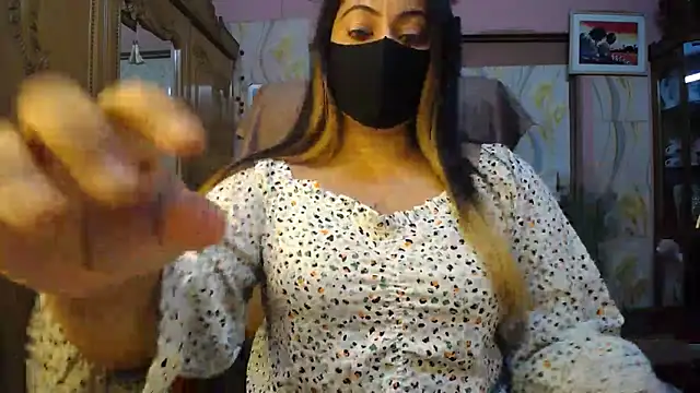 SeductiveMahira online show from April 24, 6:00 pm