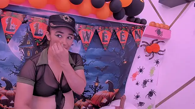 charlotte-11 online show from October 21, 4:22 pm