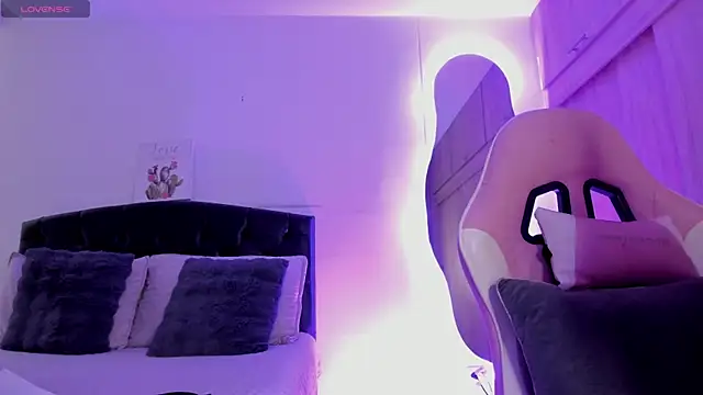 Amaranthaa1 online show from February 4, 11:57 am