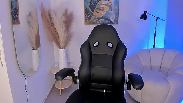 sarawinstone online show from September 11, 11:38 pm