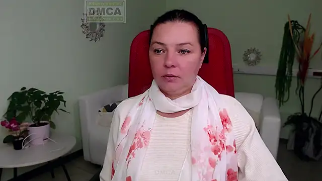 Snapshot of Lily_flower7 chatting on October 1, 8:41 am Lily flower7 online show from October 1, 8:41 am