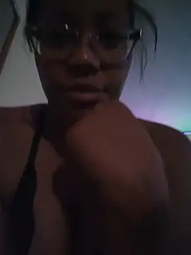 Snapshot of Synfulsymone9 chatting on October 10, 1:05 pm Synfulsymone9 online show from October 10, 1:05 pm