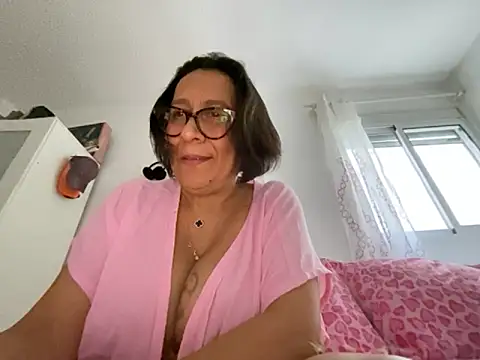 sweeviolet online show from March 24, 4:01 pm