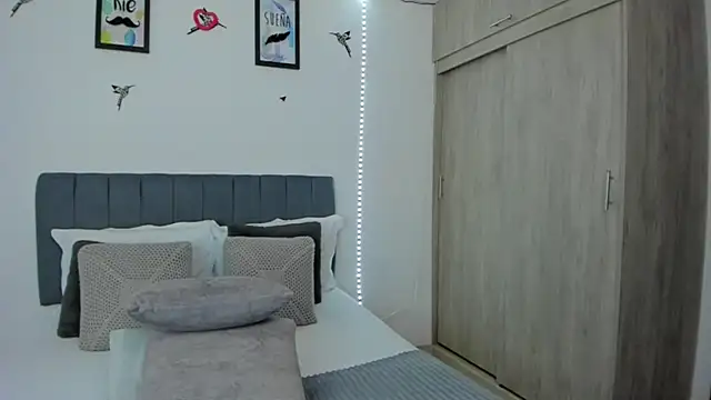 im sarah34 online show from March 27, 7:36 pm