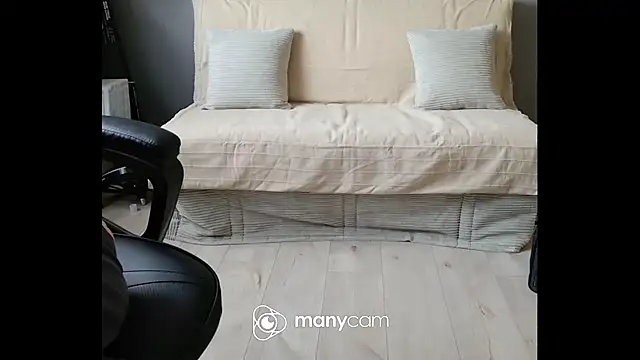 lolacharlyxh online show from October 3, 2:11 pm