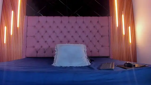 AinaPink online show from January 15, 10:43 am