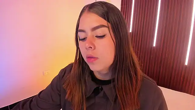 ArianaBaker online show from April 6, 12:50 pm