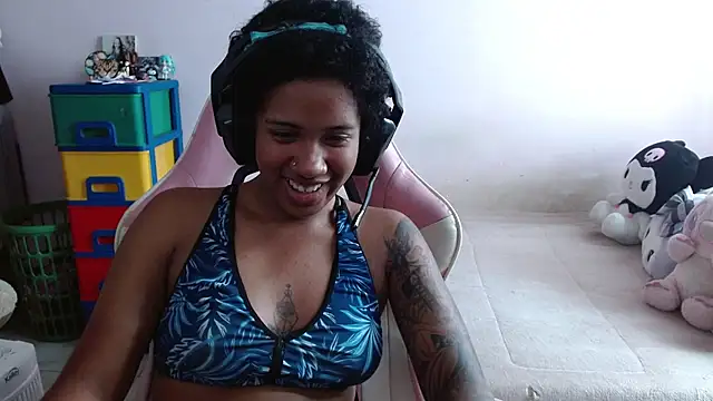 TiffanyRoouse online show from November 1, 5:50 pm