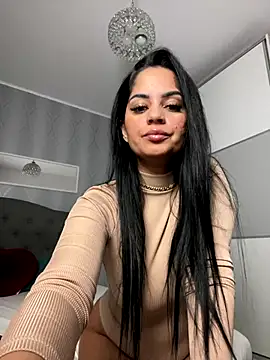  adelle online show from November 19, 1:11 pm