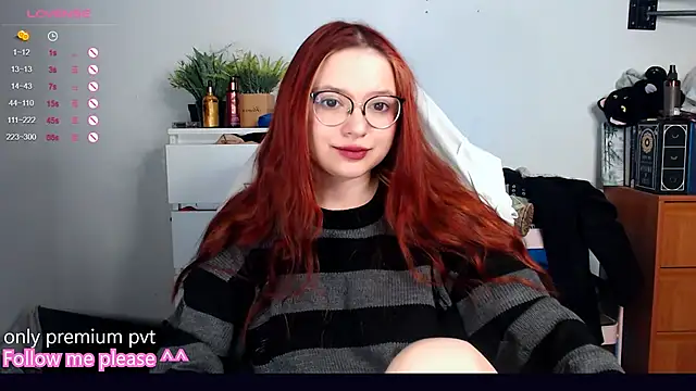 Snapshot of me__hanna chatting on October 12, 10:12 pm me hanna online show from October 12, 10:12 pm