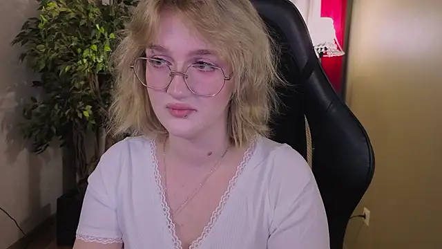 ELLIEJAY online show from March 5, 5:14 am