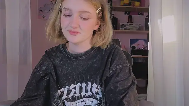 ELLIEJAY online show from February 15, 6:49 am