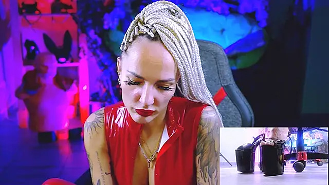 MonicaMaxwel online show from November 18, 1:34 pm