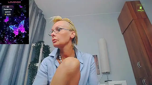 Snapshot of HelgaHimmell chatting on September 10, 12:27 pm HelgaHimmell online show from September 10, 12:27 pm