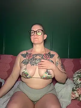 quinnmariexo online show from April 17, 12:46 am