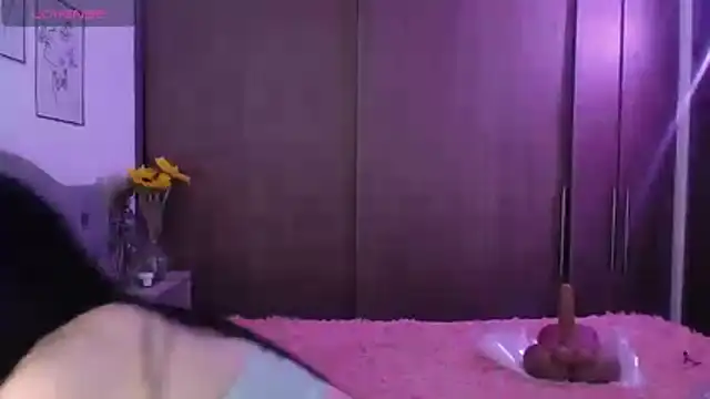 violett honney online show from February 20, 5:06 am