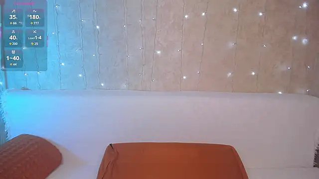 Snapshot of enjoy019 chatting on October 11, 4:39 am enjoy019 online show from October 11, 4:39 am