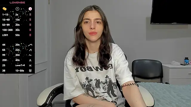 broosnica1 online show from October 31, 7:23 am