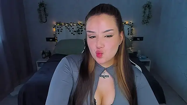 little m0use online show from June 11, 3:36 am