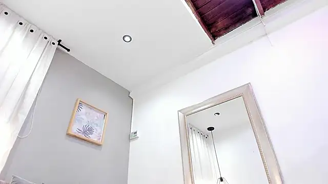 Snapshot of _AlejaCruz_ chatting on October 17, 7:39 pm AlejaCruz online show from October 17, 7:39 pm