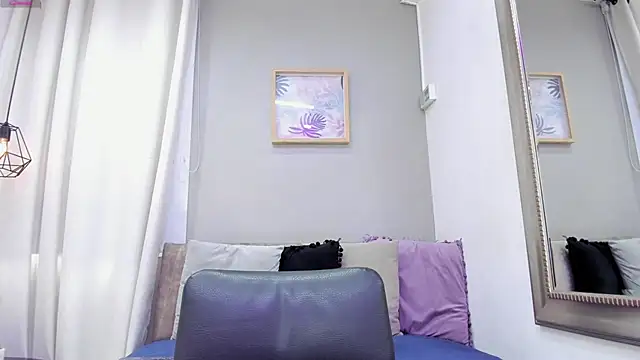 Snapshot of _AlejaCruz_ chatting on September 27, 7:21 pm AlejaCruz online show from September 27, 7:21 pm