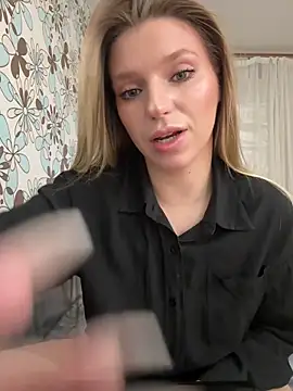 adel secret online show from March 22, 8:26 pm