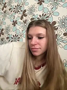 adel secret online show from October 18, 9:45 am