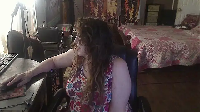 Snapshot of Ireallysquirt chatting on October 14, 11:07 pm Ireallysquirt online show from October 14, 11:07 pm