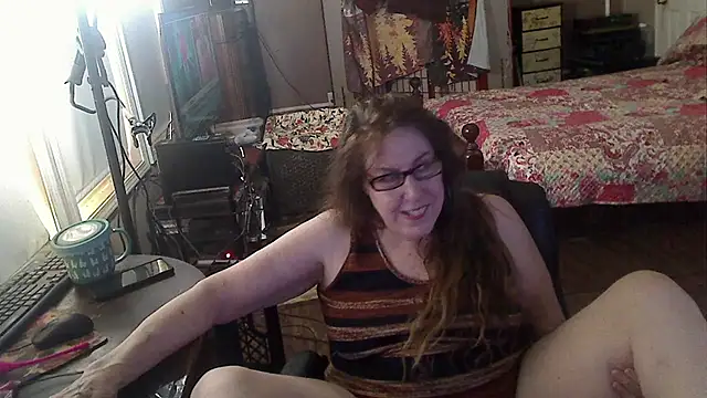 Snapshot of Ireallysquirt chatting on October 1, 11:09 pm Ireallysquirt online show from October 1, 11:09 pm