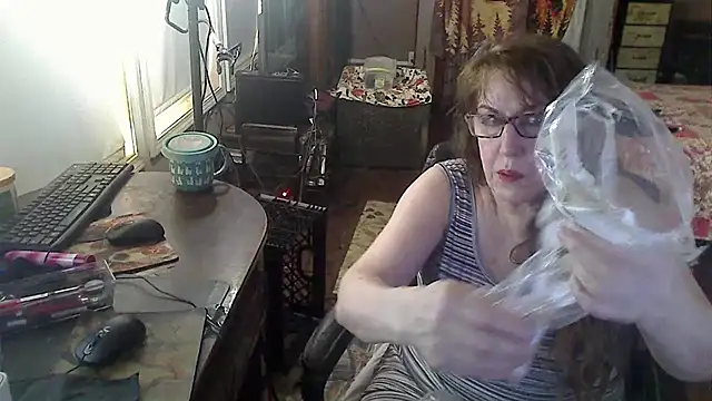Snapshot of Ireallysquirt chatting on September 30, 11:09 pm Ireallysquirt online show from September 30, 11:09 pm