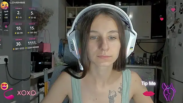 Snapshot of _Nika_Kik chatting on October 1, 3:17 pm Nika Kik online show from October 1, 3:17 pm