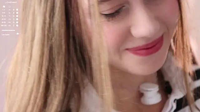 Pretty Princess Elina online show from October 27, 9:16 am