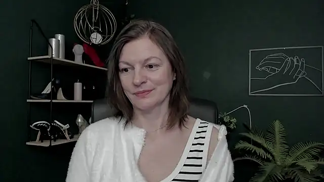 VivianWILD online show from January 14, 7:35 am