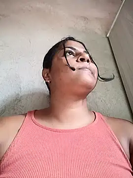 Giselabrunette25 online show from February 3, 6:34 pm