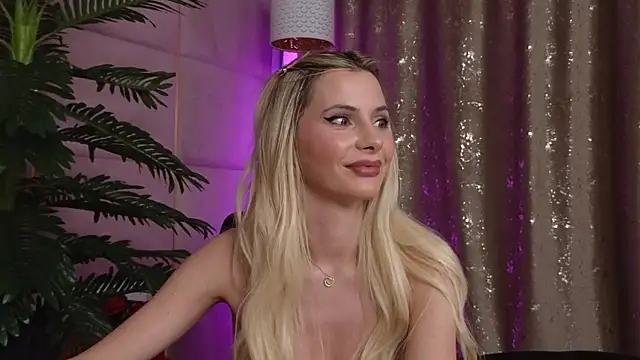 Elliblue online show from September 19, 2:10 am