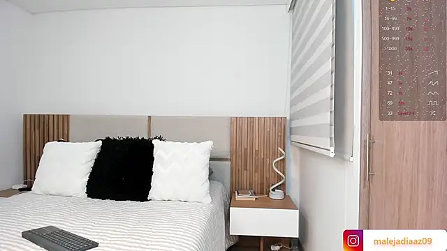 MalejaDiaz  online show from March 16, 8:57 pm