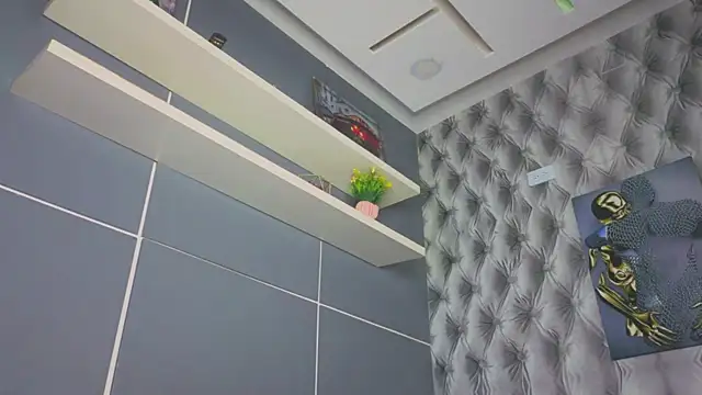 Hilary-banks online show from November 8, 7:13 am