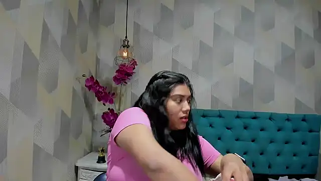 LindaBreeS online show from October 5, 4:01 pm