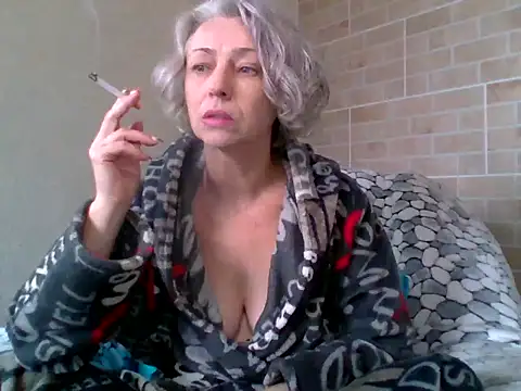 Snapshot of Lorie_Carrie chatting on October 17, 9:01 am Lorie Carrie online show from October 17, 9:01 am