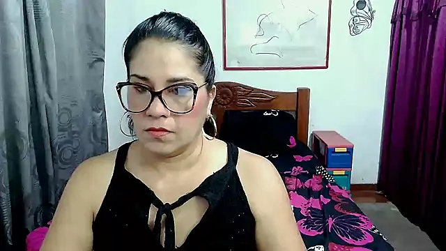 Mistresskloe01 online show from September 17, 12:14 pm