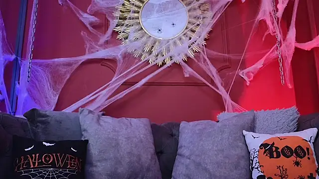 Julieta Russell online show from October 23, 12:11 pm