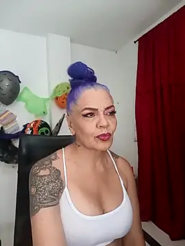 freyadevil333 online show from October 16, 8:28 am