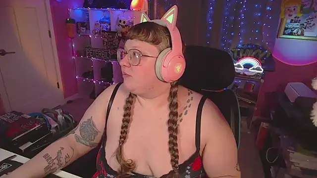 FatVeronica online show from February 5, 1:58 pm