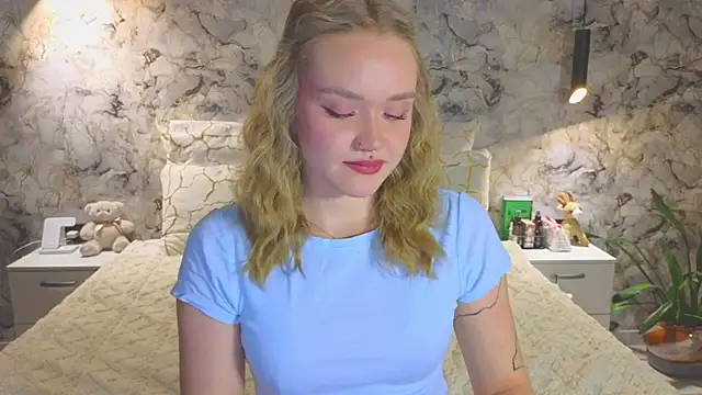 Aurora Golden1 online show from November 29, 5:06 pm